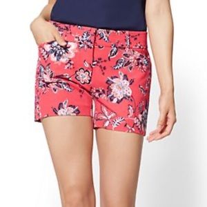 NWT NY&CO Audrey 4 inch Short